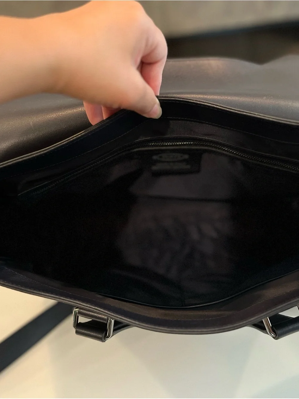 TOD'S Dark Navy Blue Leather Gommino Envelope Briefcase Messenger Bag NWOT
